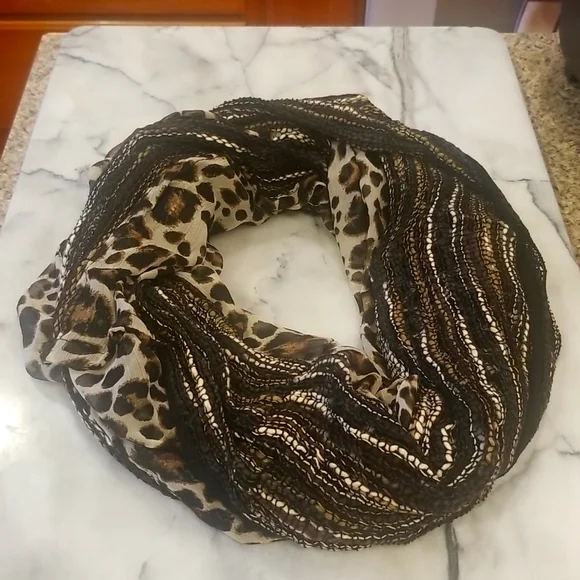 NWT infinity scarf black/ brown mixed print - Picture 1 of 3